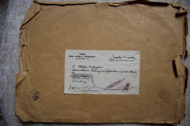 Fist Lady Kennedy'den gelen mektubu 1963'ten bu yana saklıyor